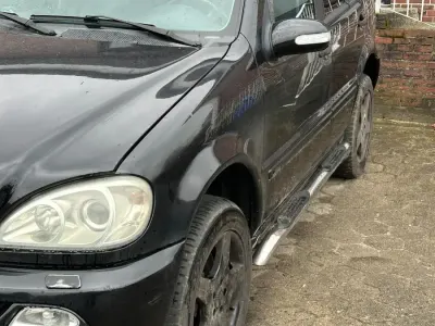 Gebraucht Mercedes ML270 163 PS (119 kW) 2004 Schwarz SUV