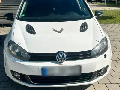 Gebraucht VW Golf VI 122 PS (89 kW) 2011 Weiß Kleinwagen