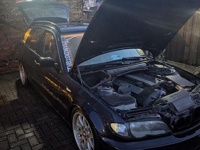 Gebraucht BMW 320 Basis 170 PS (125 kW) 2001 Blau Kombi