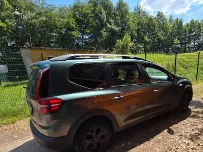 Gebraucht Dacia Jogger Extreme 141 PS (103 kW) 2025 Grün Van / Kleinbus