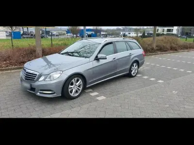 Gebraucht Mercedes E300 204 PS (150 kW) 2010 Grau Kombi