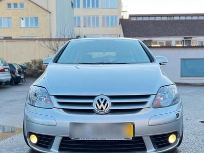 Silber Gebraucht 2006 VW Golf IV Kleinwagen | 3.995 €