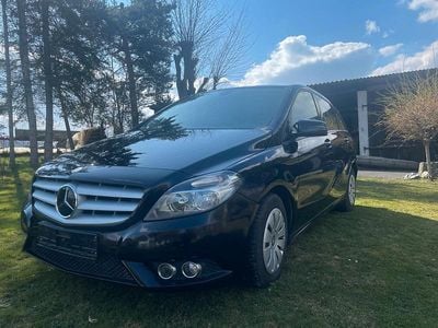 Gebraucht Mercedes B180 122 PS (89 kW) 2013 Schwarz Van / Kleinbus