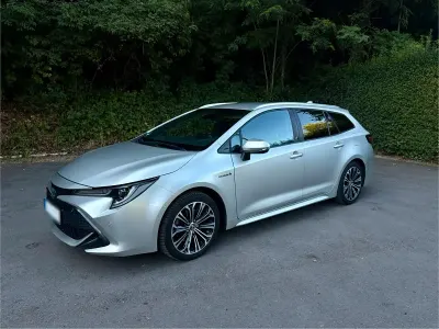 Gebraucht Toyota Corolla Hybrid 184 PS (135 kW) 2021 Silber Kombi