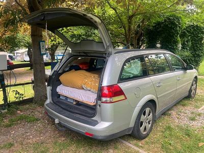 Silber Gebraucht 2004 Opel Vectra Kombi | 1.500 €