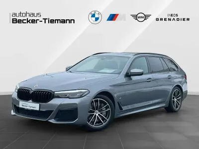 Gebraucht BMW 530 M Sport 286 PS (210 kW) 2023 Skyscraper grau Kombi