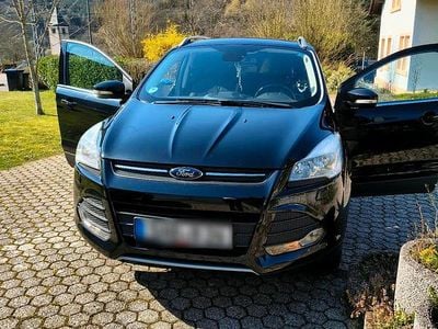 Second-hand Ford Kuga 120 CP (88 kW) 2016 Negru SUV
