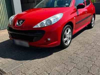 Gebraucht Peugeot 206+ 60 PS (44 kW) 2009 Rot Kleinwagen