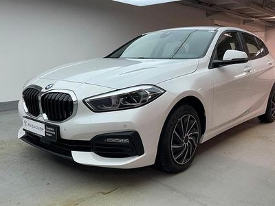 Mineralweiß metallic Gebraucht 2022 BMW 118 Advantage Kleinwagen | 19.990 € (Fairer Preis)