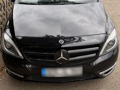 Gebraucht Mercedes B200 AMG 136 PS (100 kW) 2012 Schwarz Kleinwagen