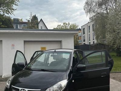 Gebraucht Hyundai i10 67 PS (49 kW) 2009 Schwarz Kleinwagen
