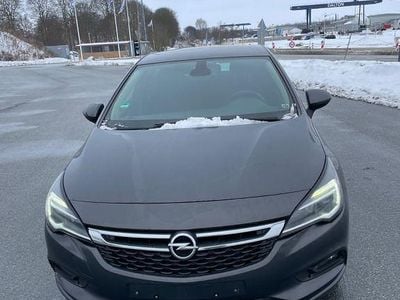 Usata Opel Astra Edition 105 CV (77 kW) 2015 Berlina