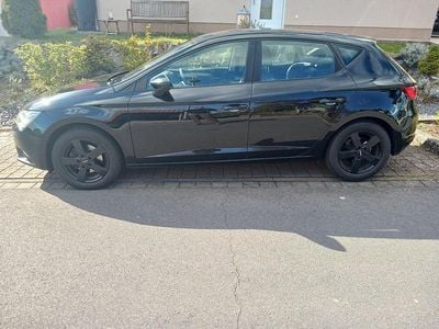 Używany Seat Leon Style 125 KM (91 kW) 2014 Czarny Sedan/Limuzyna