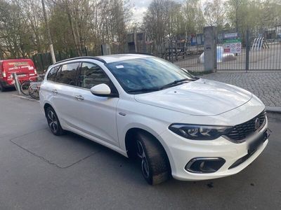 gebraucht Fiat Tipo 2017 1,6 TDI Automatik Kombi