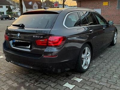 Grau Gebraucht 2011 BMW 530 Kombi | 11.600 € (Fairer Preis)