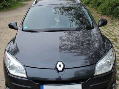 Gebraucht Renault Mégane GrandTour Dynamique 131 PS (96 kW) 2010 Schwarz metallic Kombi