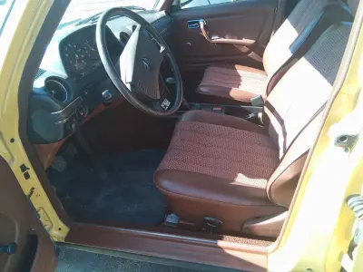 Gebraucht Mercedes 300 82 PS (60 kW) 1979 Gelb Limousine