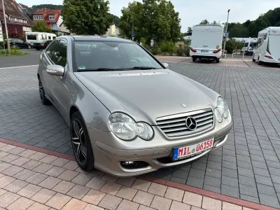 Gebraucht Mercedes C200 163 PS (119 kW) 2006 Cubanitsilber  metallic Coupé