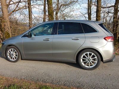 Usata Mercedes B220 140 CV (102 kW) 2020 Argento Monovolume