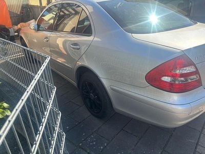 Gebraucht Mercedes E220 Classic 150 PS (110 kW) 2004 Limousine