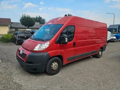 Gebraucht Peugeot Boxer 177 PS (130 kW) 2013 Farbe rot tiziano/deckende lacki Van