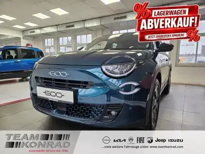Neu Fiat 600 La Prima 110 PS (80 kW) 2025 Grün SUV