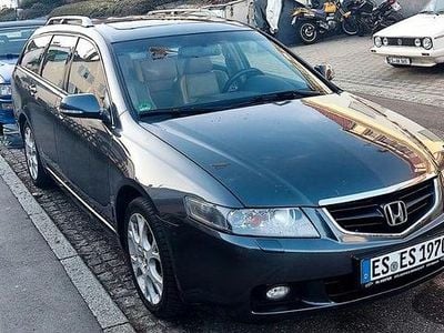 Grau Gebraucht 2003 Honda Accord Executive Kombi | 2.350 € (Fairer Preis)