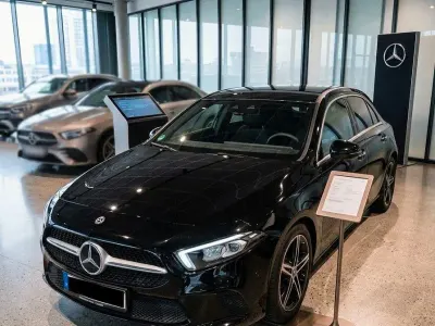 Gebraucht Mercedes A180 Progressive 136 PS (100 kW) 2020 Schwarz Limousine