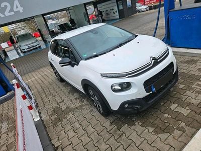 Gebraucht Citroën C3 Shine 105 PS (77 kW) 2019 Weiß Kleinwagen