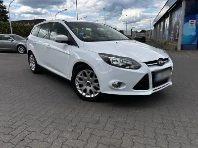 Gebraucht Ford Focus 140 PS (102 kW) 2014 Weiß Kombi