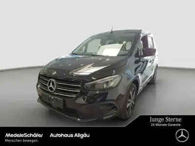 Używany Mercedes T180 Progressive 131 KM (96 kW) 2024 Czarny Minivan