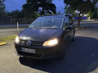 Gebraucht VW Sharan Trendline 150 PS (110 kW) 2015 Schwarz Van / Kleinbus