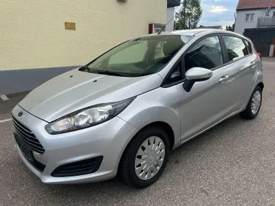 Gebraucht Ford Fiesta Trend 95 PS (69 kW) 2013 Silber Kleinwagen