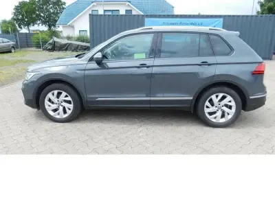 Gebraucht VW Tiguan Active 150 PS (110 kW) 2022 Delfingraumetallic c7qgrau SUV