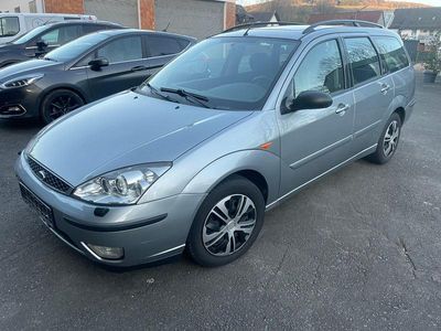 Gebraucht Ford Focus Ghia 116 PS (85 kW) 2003 Silber Kombi