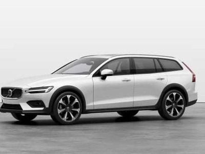 Second-hand Volvo V60 CC 250 CP (183 kW) 2024 Alb Break