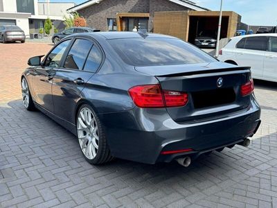 gebraucht BMW 320 d // F30 // 20-Zoll Felgen // M-Paket