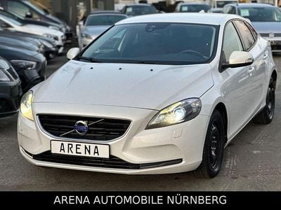 Gebraucht Volvo V40 You! 150 PS (110 kW) 2015 Crystal white Limousine