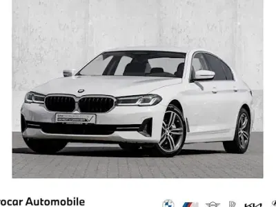 Gebraucht BMW 530 Sport Line 286 PS (210 kW) 2023 Weiß Limousine