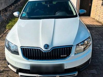 Second-hand Skoda Octavia Scout 184 CP (135 kW) 2014 Alb Break