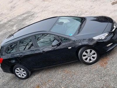 Gebraucht Opel Astra 101 PS (74 kW) 2015 Schwarz Kombi