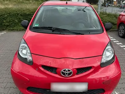 Gebraucht Toyota Aygo 68 PS (50 kW) 2008 Rot Kleinwagen