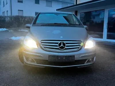 Gebraucht Mercedes 200 125 PS (91 kW) 2004 Silber Limousine