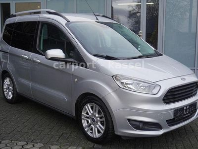 Gebraucht Ford Tourneo Courier Titanium 101 PS (74 kW) 2018 Silber Van / Kleinbus