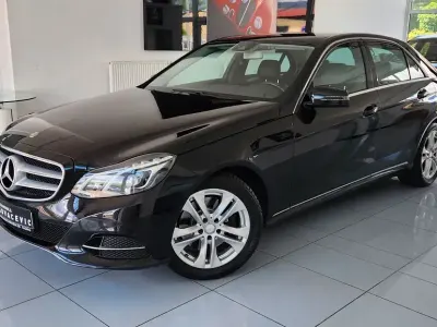 Gebraucht Mercedes E300 Avantgarde 231 PS (169 kW) 2015 Schwarz Limousine