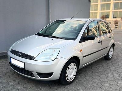 Gebraucht Ford Fiesta Trend 80 PS (58 kW) 2004 Silber Kleinwagen