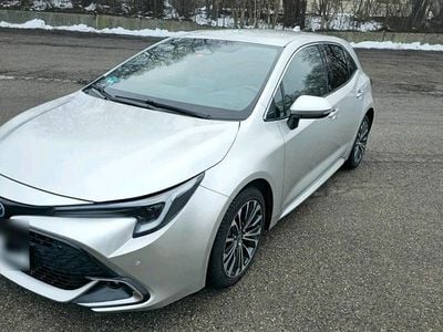 Gebraucht Toyota Corolla Hybrid Team 140 PS (102 kW) 2023 Silber Limousine