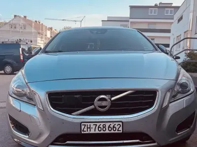 Gebraucht Volvo V60 220 PS (161 kW) 2013 Grau Kombi