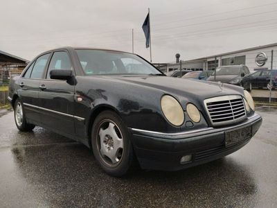 gebraucht Mercedes E230 AVANTGARDE Automatik / Xenon / Klimatronik