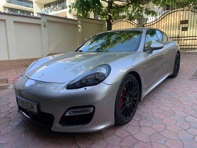 Porsche Panamera GTS